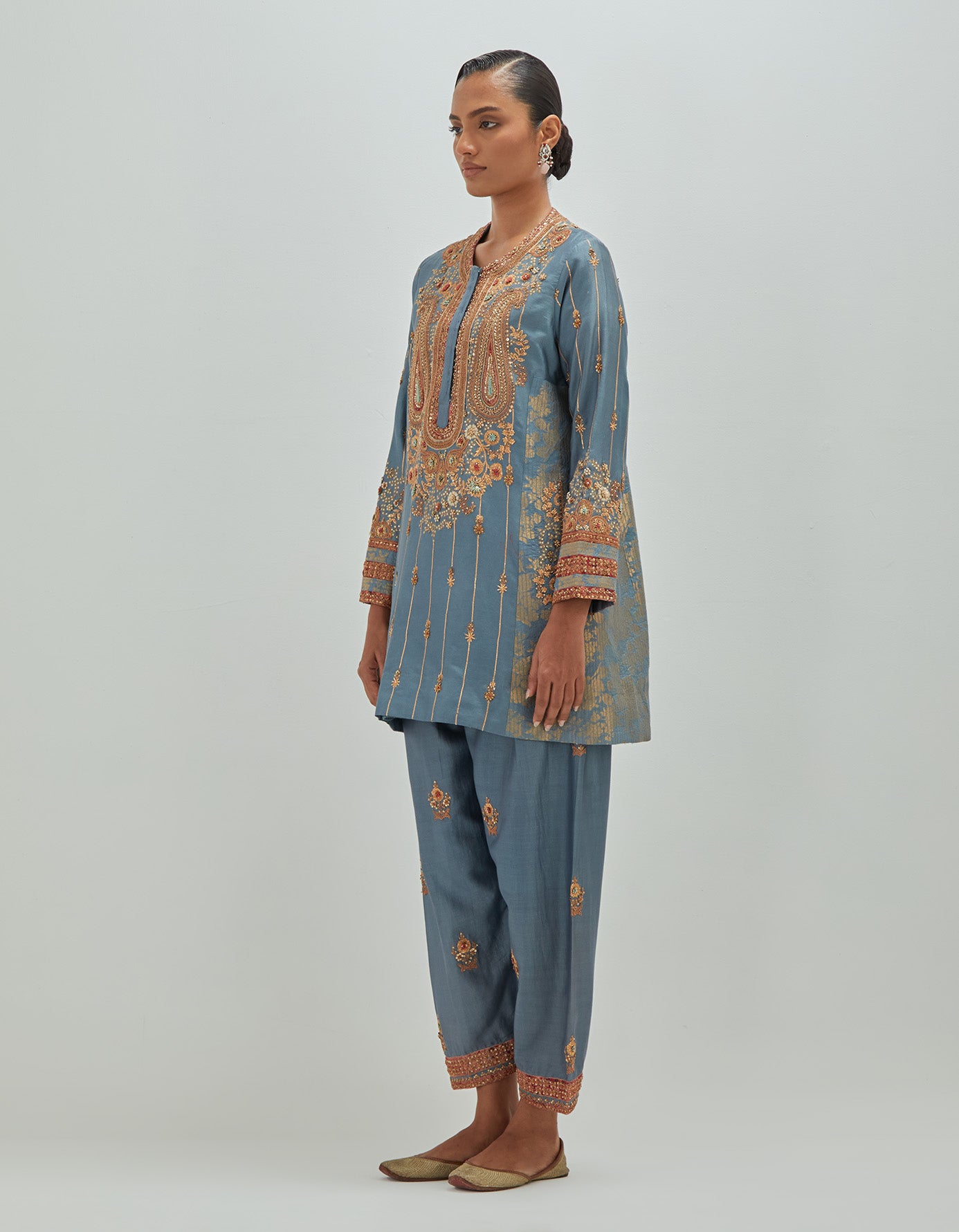 Brocade Side Panelled Phiran Set