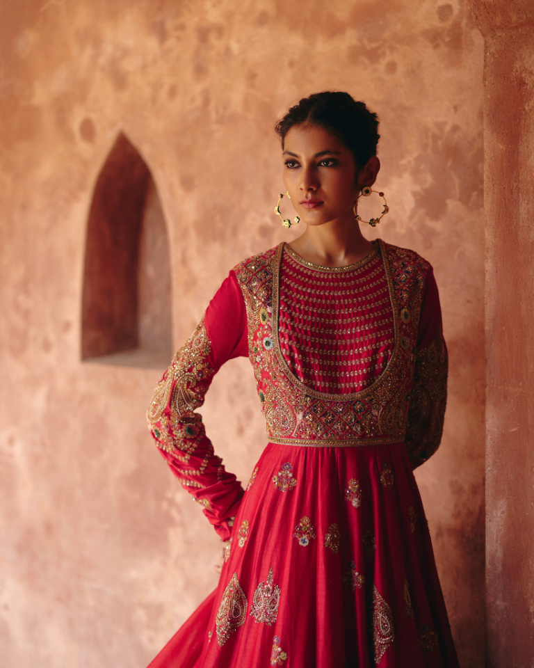 Gulrez 24 Kali Booti Kalidar With Organza Dupatta