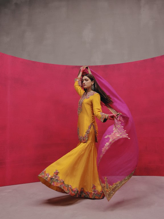 Kitch Short kurta with sharara and dupatta