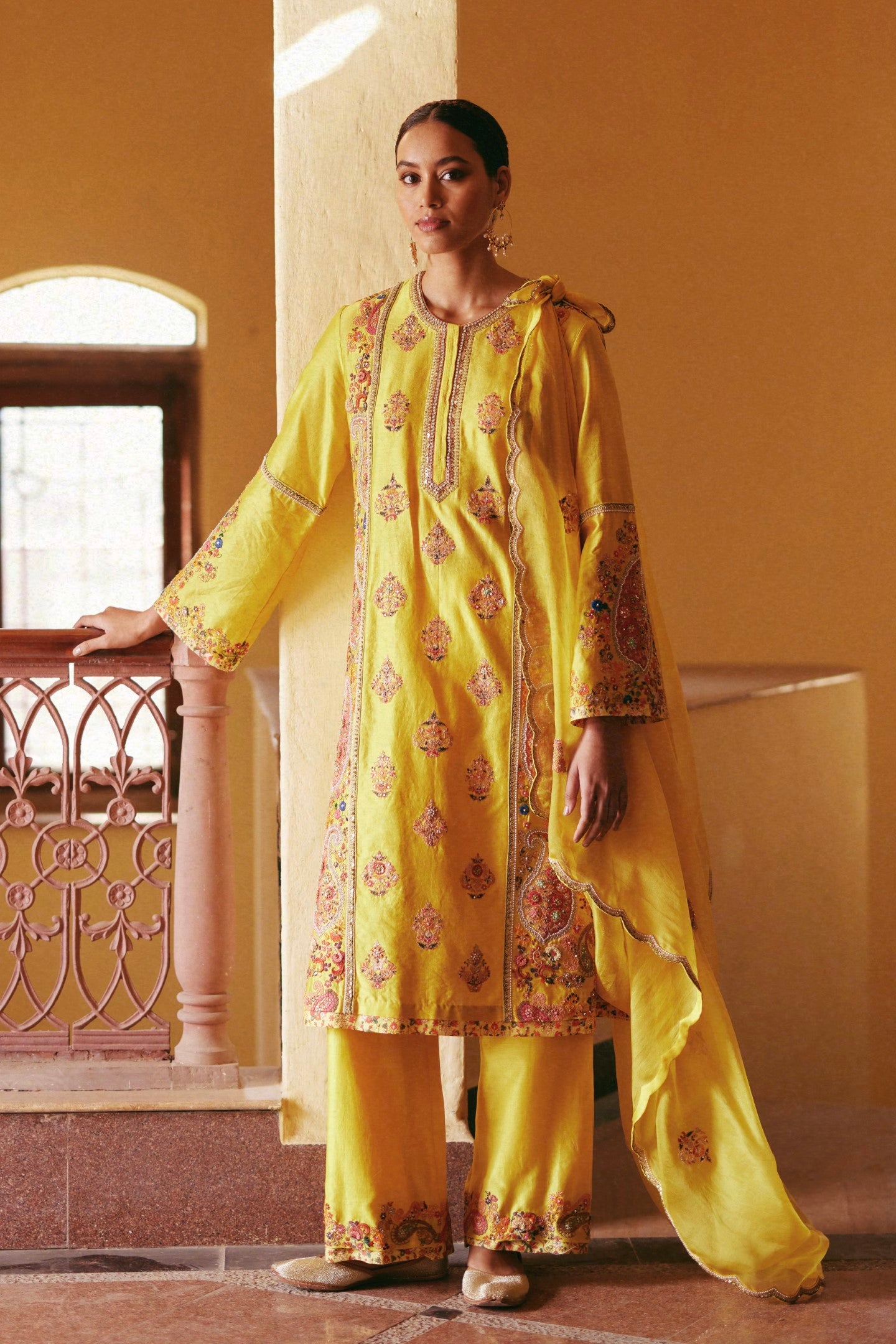 Aline Kurta With Pants And Dupatta