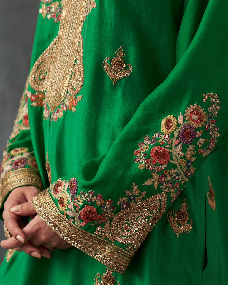 Gulrez Knee Length Kurta Set With Emboidered Pants