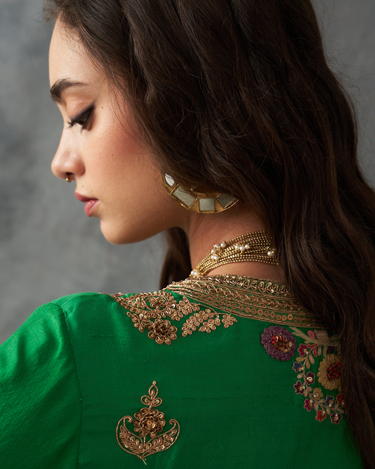 Gulrez Knee Length Kurta Set With Emboidered Pants