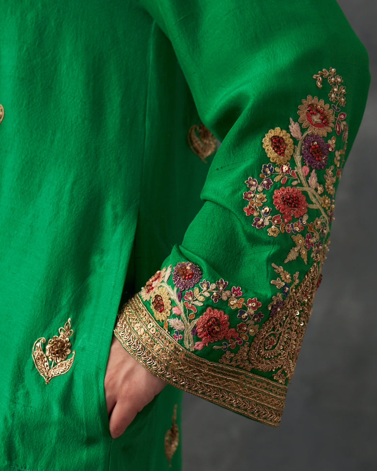 Gulrez Knee Length Kurta Set With Emboidered Pants