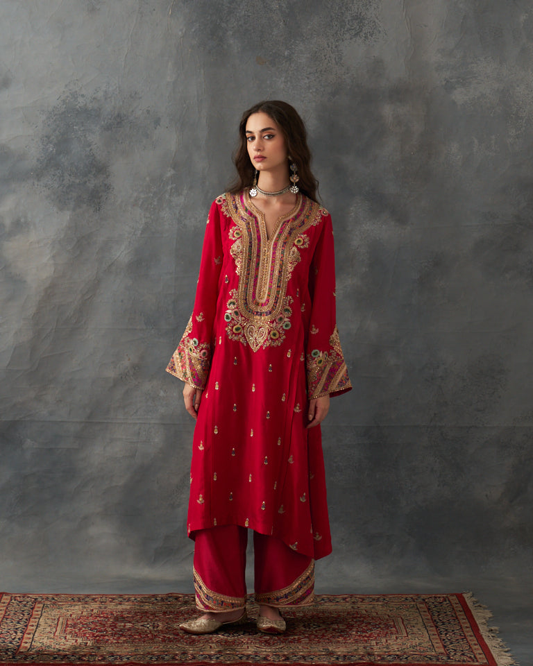 Gulrez Floral Booti Kurta Set