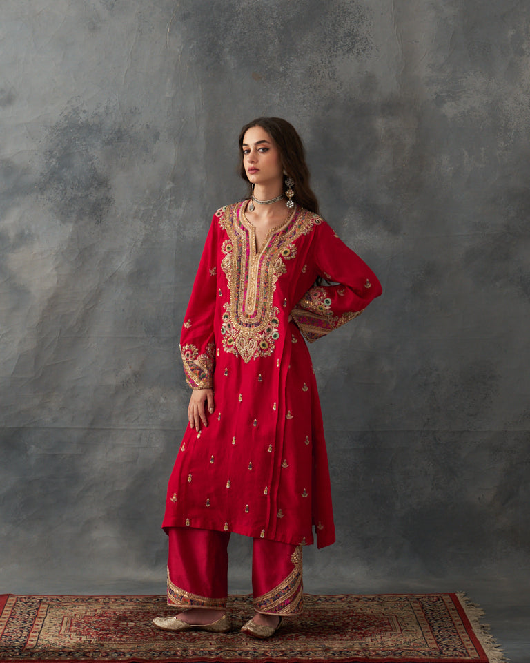 Gulrez Floral Booti Kurta Set