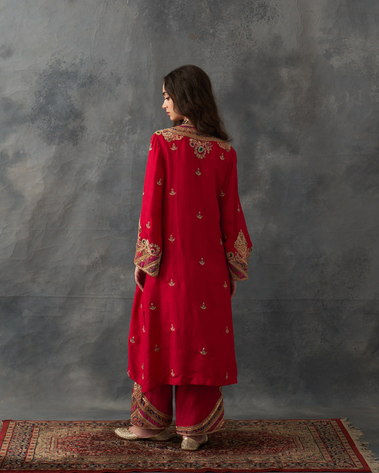 Gulrez Floral Booti Kurta Set
