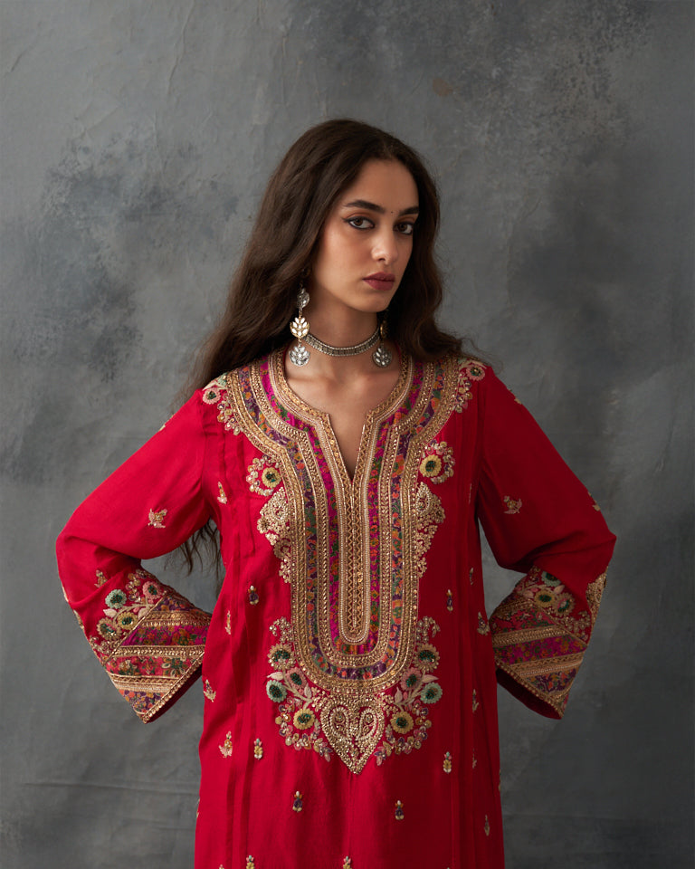 Gulrez Floral Booti Kurta Set