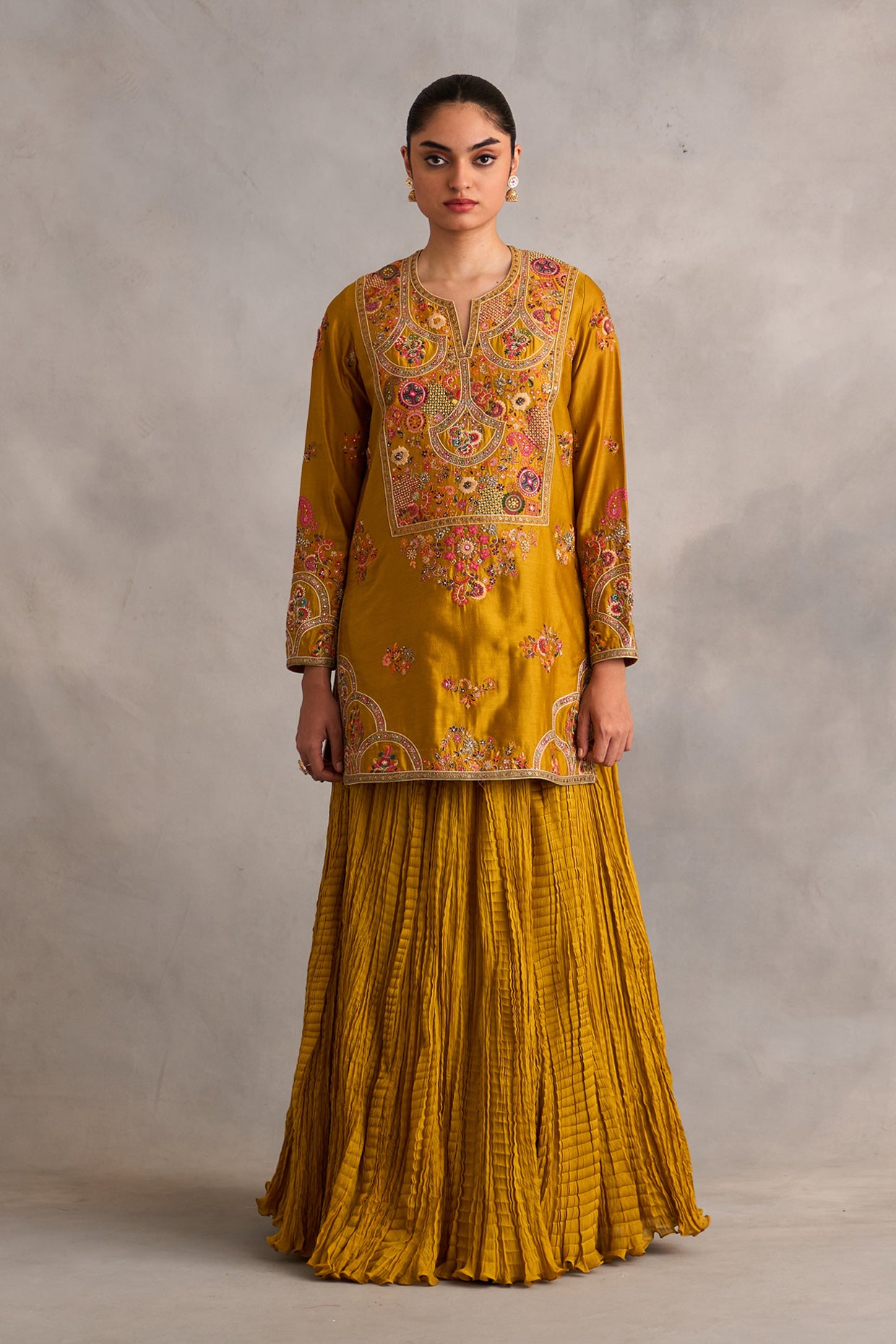 Crushed Skirt With Short Kurti And Dupatta