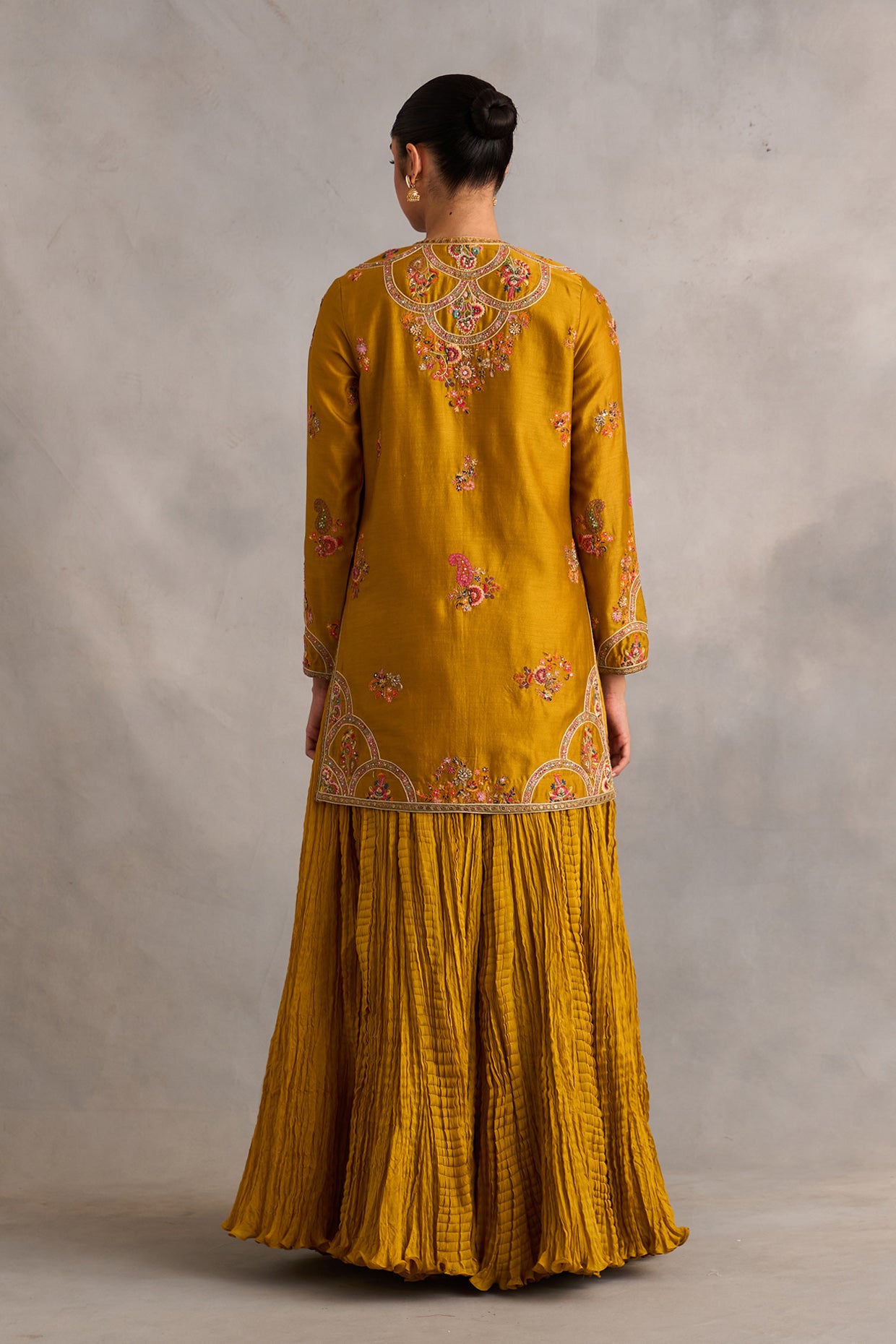 Crushed Skirt With Short Kurti And Dupatta