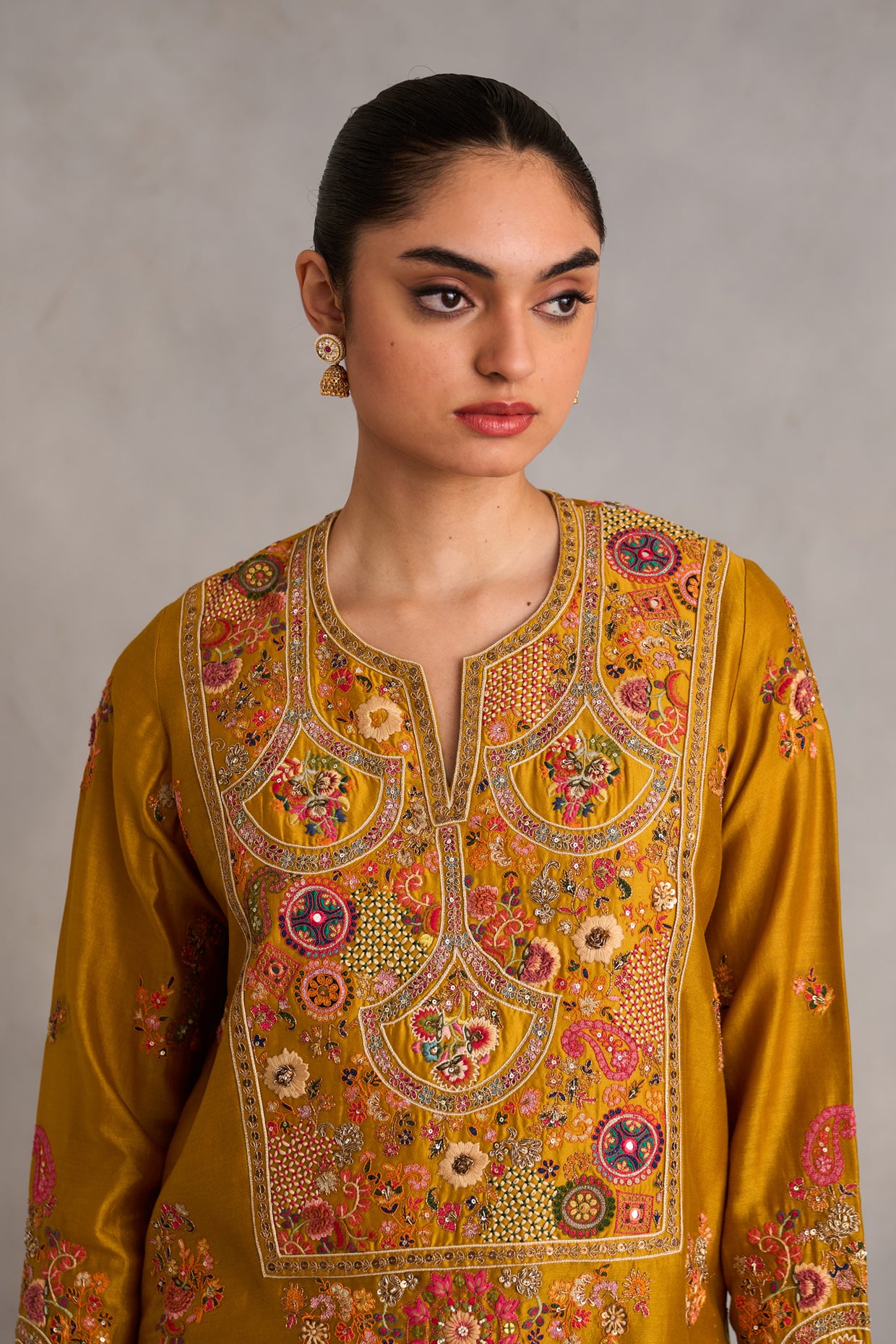 Crushed Skirt With Short Kurti And Dupatta