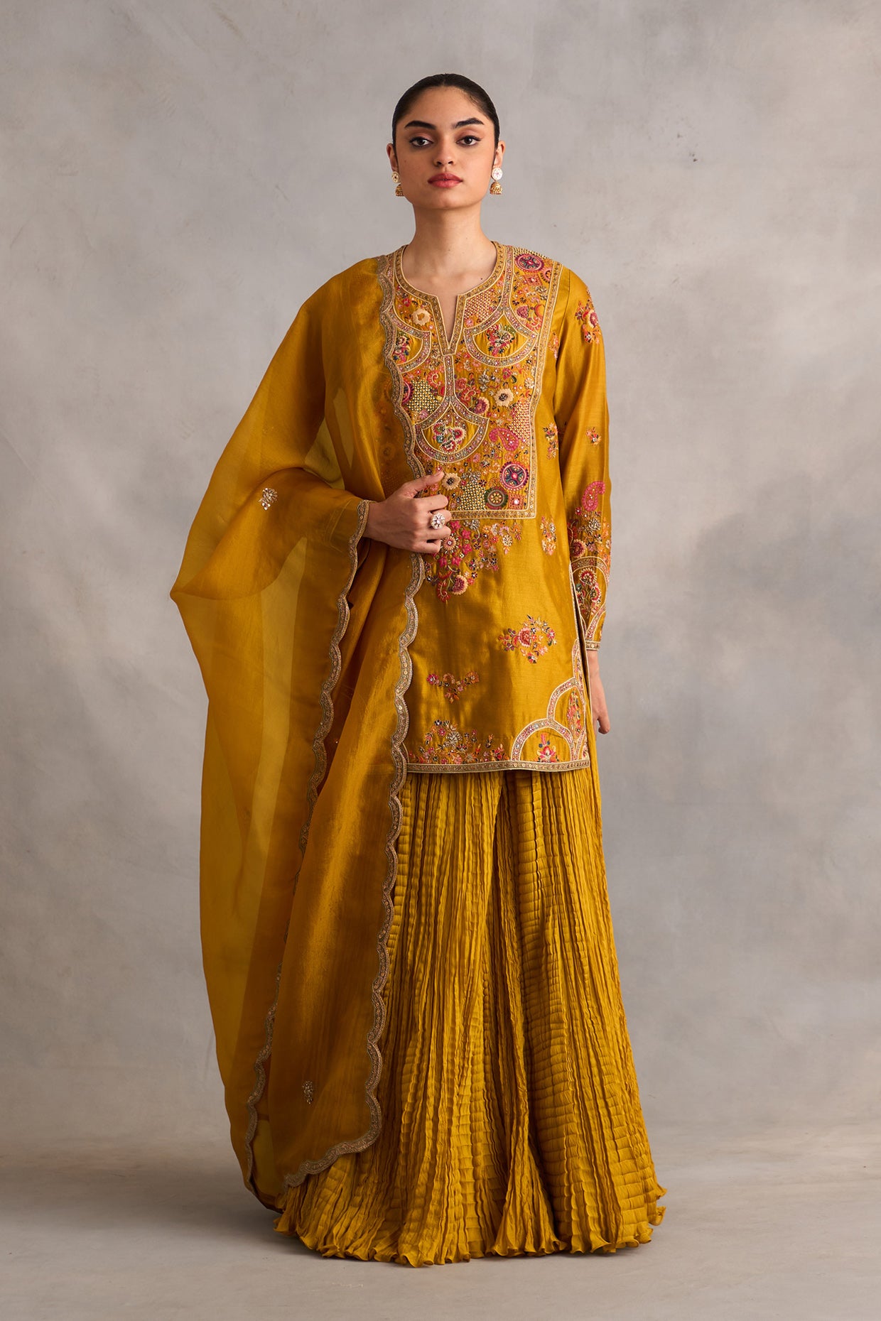 Crushed Skirt With Short Kurti And Dupatta