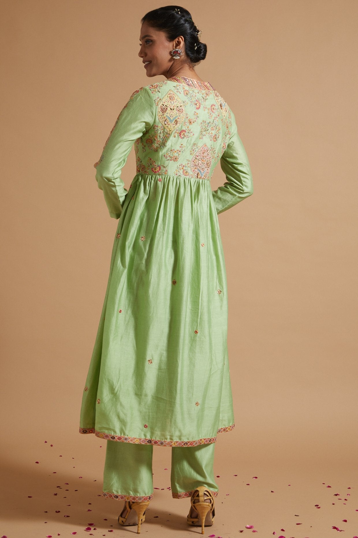 Heart Shape Gather Kurta With Pants